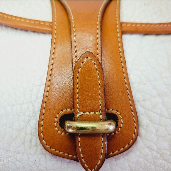 Vintage Dooney & Bourke Essex Pebbled Leather Flap Crossbody Purse Bag in Bone - Picture 11 of 16